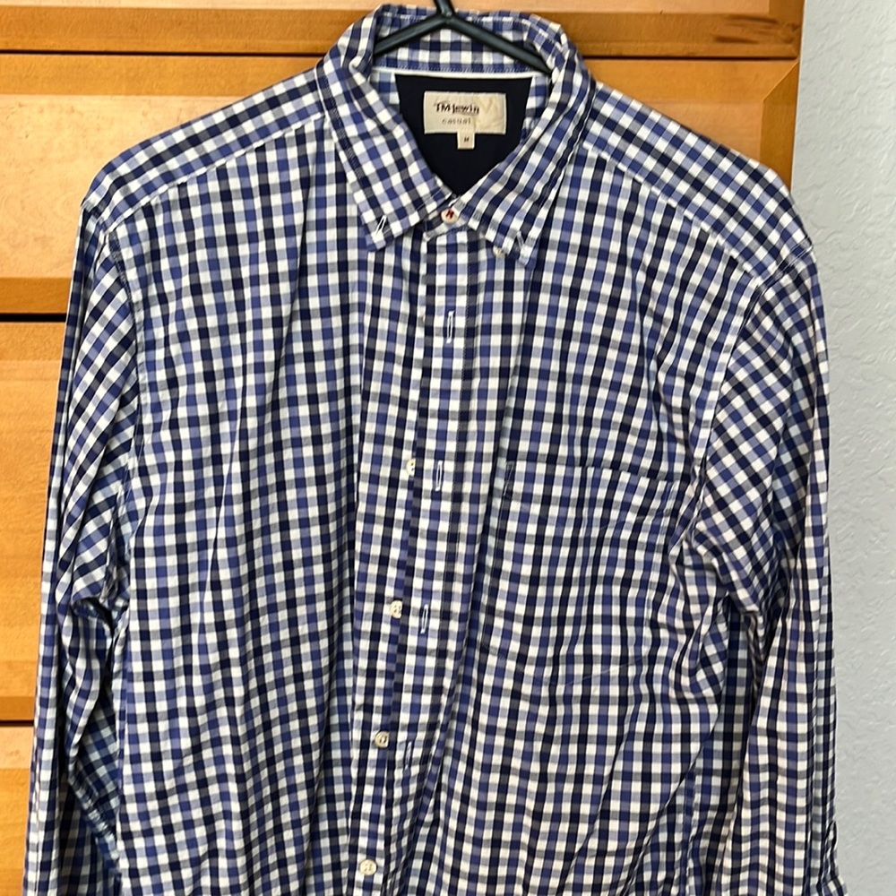 Men’s casual dress shirt, medium. Excellent condition